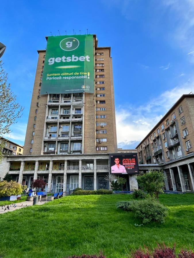 Apartment Palace Of The Parliament View,old City,waterfall Bucharest