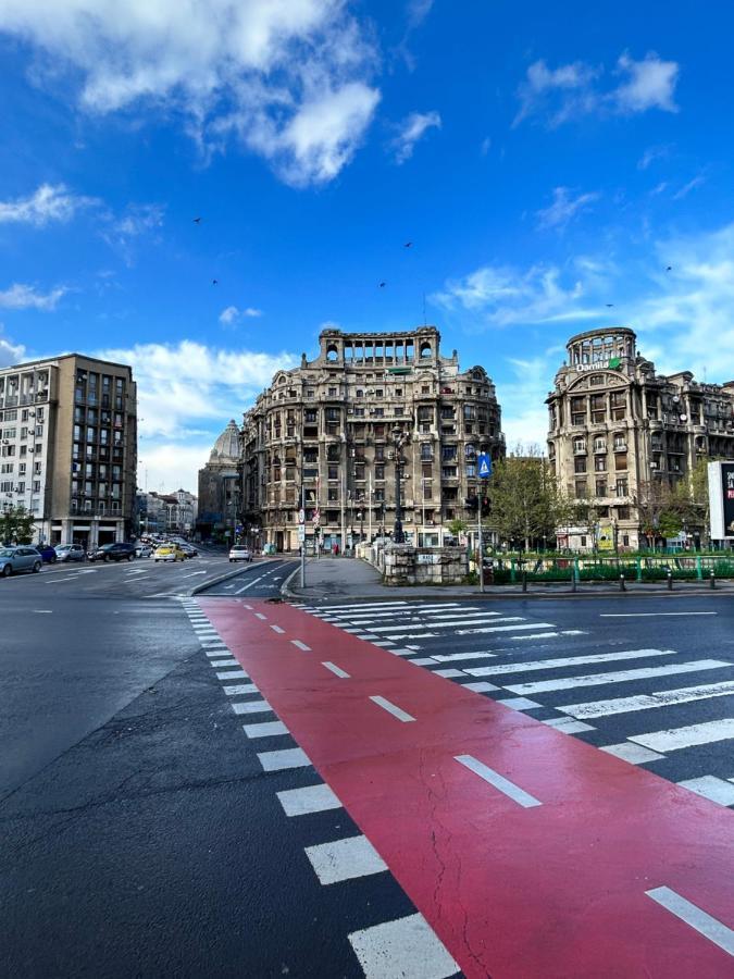 Palace Of The Parliament View,old City,waterfall * 布加勒斯特